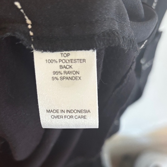 Elegant Black Grid Women's Blouse - Picture 3 of 4